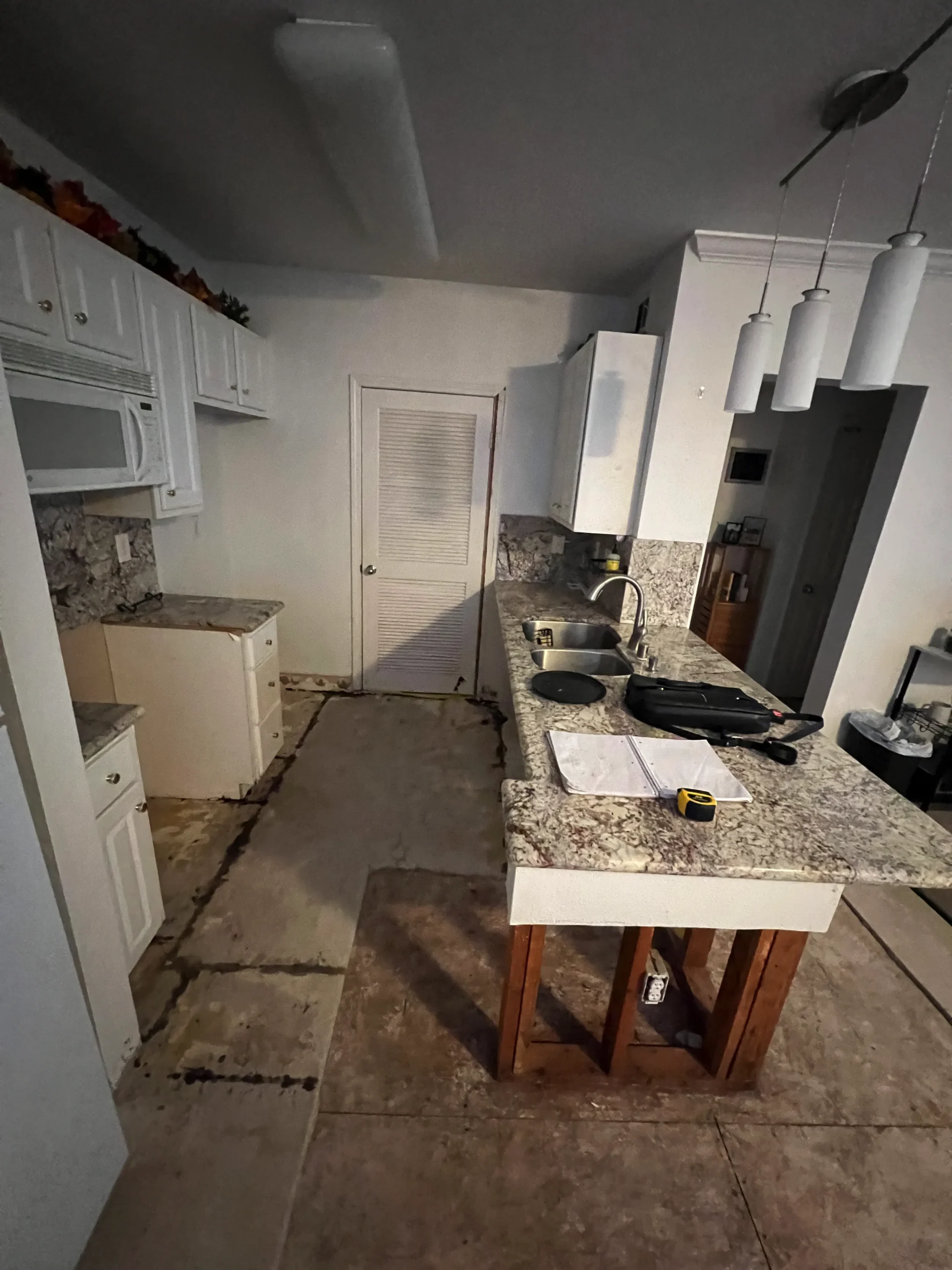 professional prefab cabinet installation Del Mar