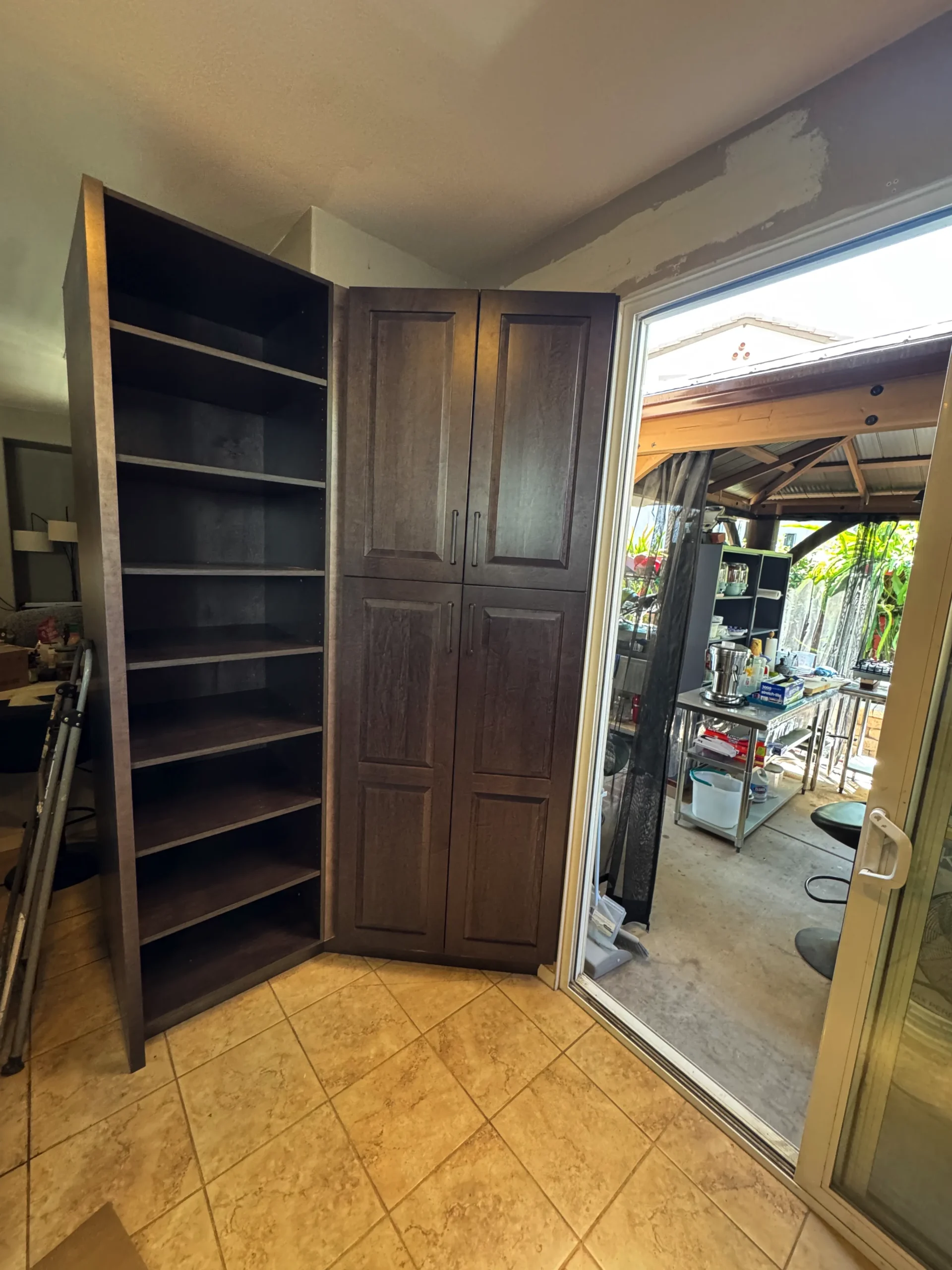gourmet kitchen with double ovens and installed cabinets in San Marcos