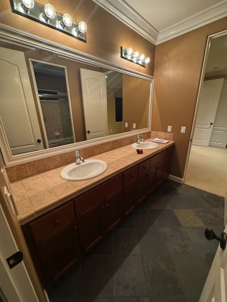 Rancho Santa Fe bathroom with a thick quartz countertop on a white oak vanity