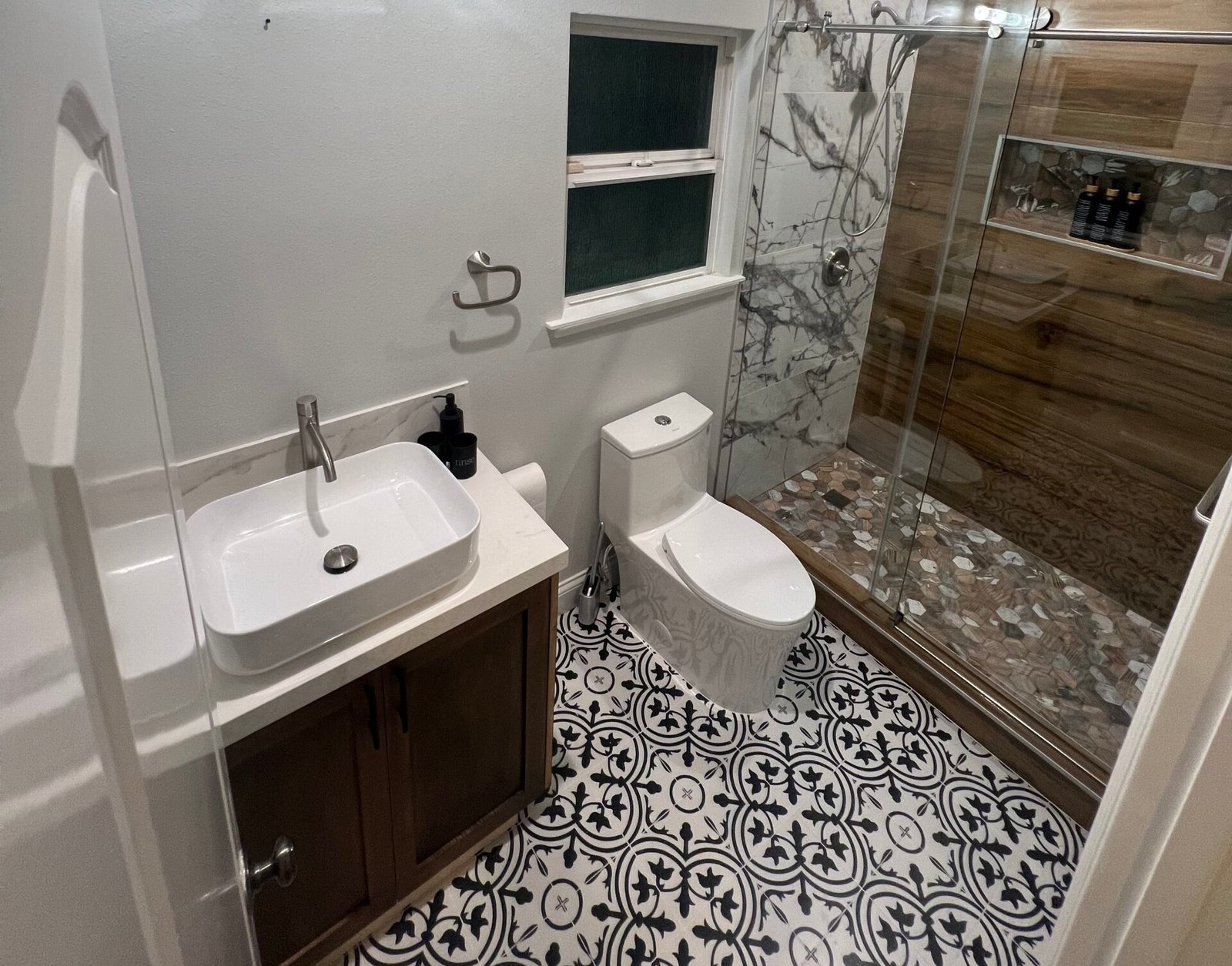 Custom bathroom vanity by Reza Custom Cabinet & Vanity