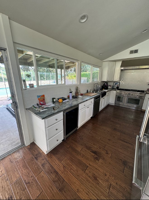 White Cabinets La Jolla CA