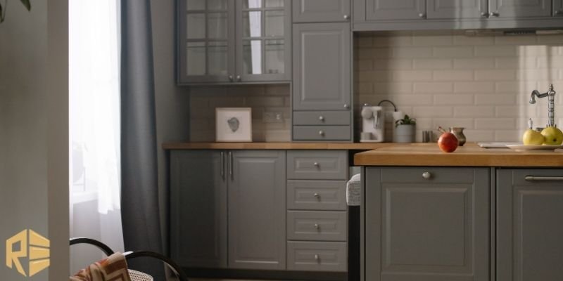 Custom Cabinets vs. Semi-Custom Cabinets: The Main Differences
