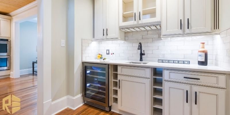 When Semi-Custom Cabinets Are a Smart Choice