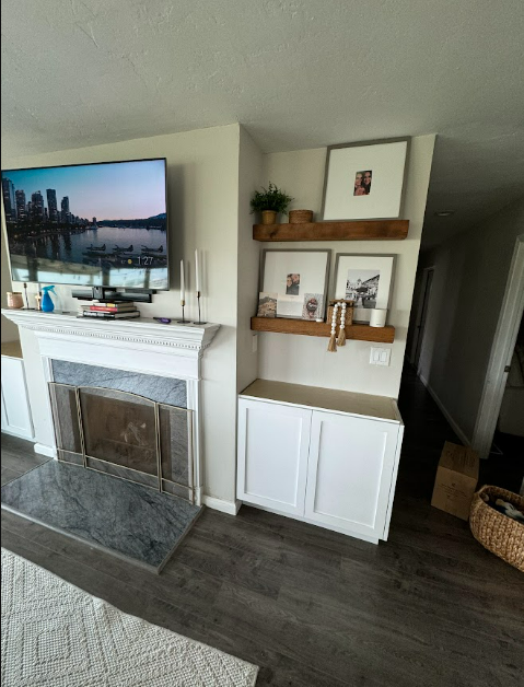 CUSTOM TV WALL & FLOATING SHELVES